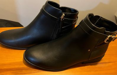 Black Ankle boots size 6.5 / EU40
