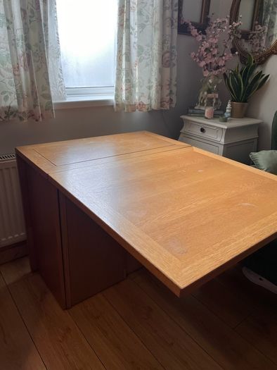 folding table