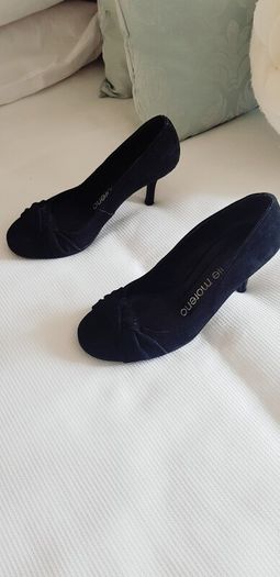 Stephanie Moreno Black Heels - Size 37
