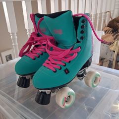 Chaya Melrose Rollerskates