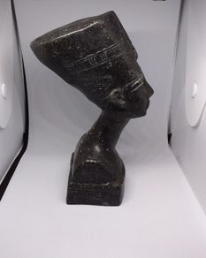 Vintage : Queen Nefertiti Marble Bust