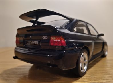 Ford Escort RS Cosworth 1992 Dark Blue Metallic RHD 1/18 New in Box