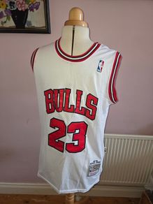 Chicago Bulls 1997/98 Michael Jordan 23 Jersey - Size 40 (M)