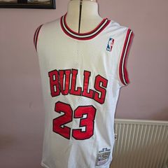 Chicago Bulls 1997/98 Michael Jordan 23 Jersey - Size 40 (M)