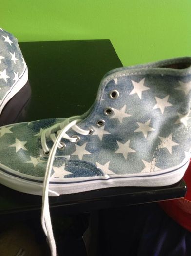 funky vans high tops with cool US flag stars print.