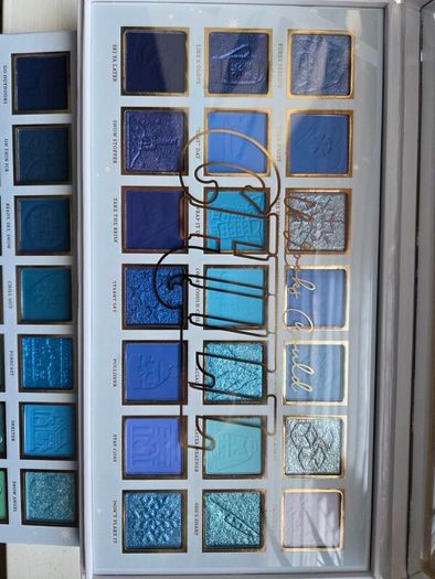 Plouise chill eyeshadow palled