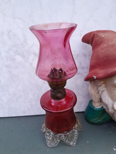 19ct  crambery oil lamp