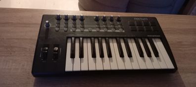 novation nocturn 25 note