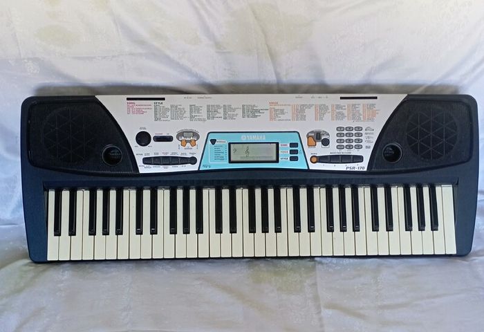 Yamaha PSR-170 keyboard