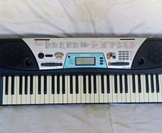 Yamaha PSR-170 keyboard