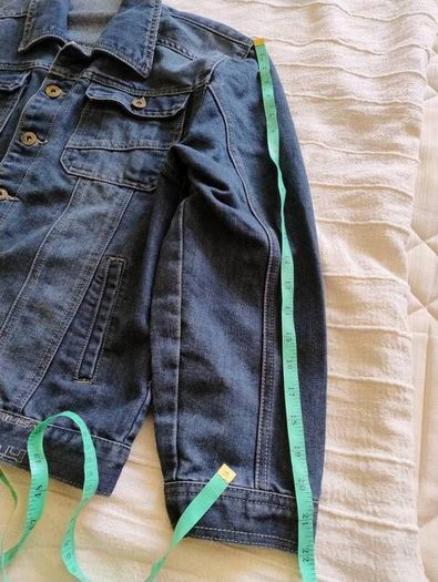 Denim cotton jacket in very good condition see last three photos for exact measurements FREE STANDARD POSTAGE INCLUDED