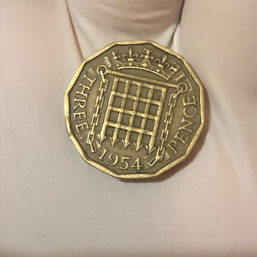 Elizabeth 3 pence x7
