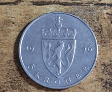 Norway 1976, 5 Kroner, Olaf V Coin - free standard postage