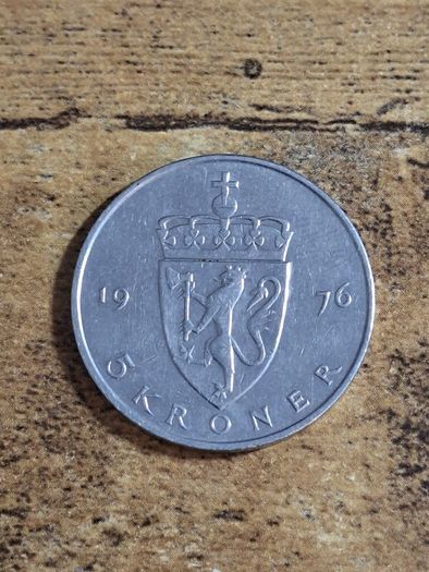 Norway 1976, 5 Kroner, Olaf V Coin - free standard postage