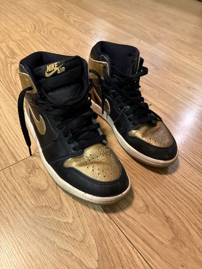Nike Air Jordan 1 High Og Metallic Gold