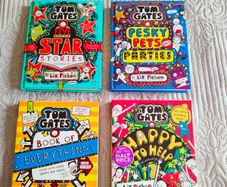 Tom Gates book bundle 4 Like New condition
