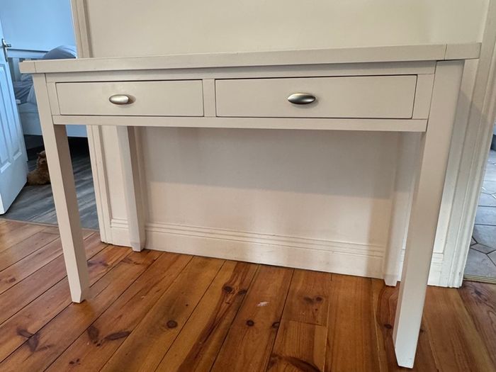 Alaska Dressing Table