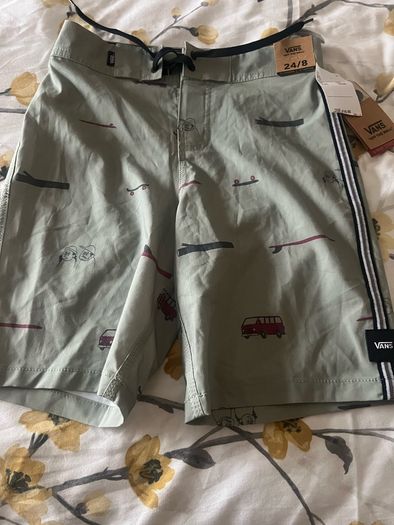 Boys BNWT Vans shorts age 8