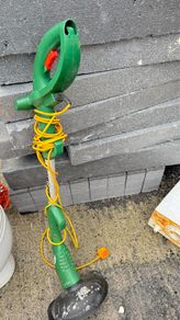 Electric strimmers