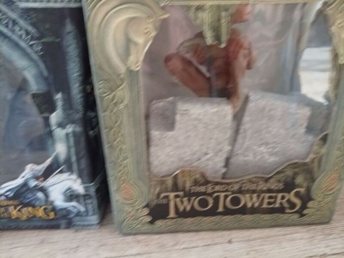lord of the rings statues