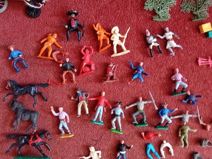 Timpo Cowboy & Indians Job Lot