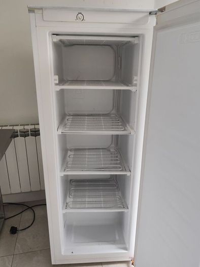 Large Stand Alone Chest Freezer