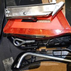 Audi Trunk Spare Tire Tool Kit & Jack 8e0011031d Oem