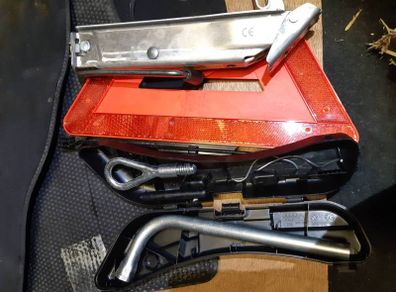 Audi Trunk Spare Tire Tool Kit & Jack 8e0011031d Oem