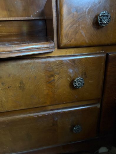 Five-drawer wooden dressing table,