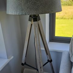 Floor lamp.