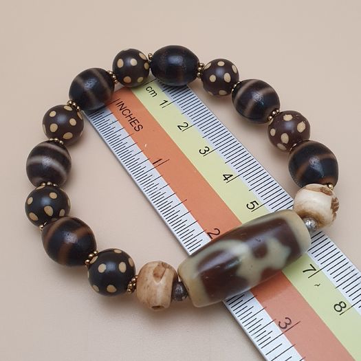 Vintage Himalayan Tibetan Treasure Vase & Stripe Pattern & Dotted Quartz Bracelet