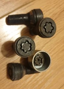 car locking wheel bolts