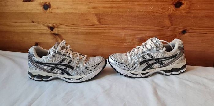 Asics gel kayano 14 grey/silver Size 4 eu 37.5 in excellent condition