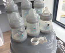 MAM microwave steam steriliser and bottles