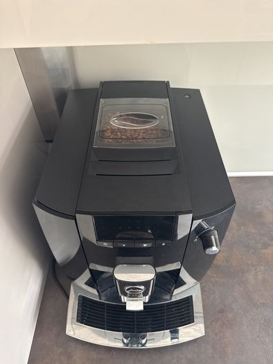 Jura E4 Automatic Coffee Machine