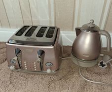 kettle & toaster