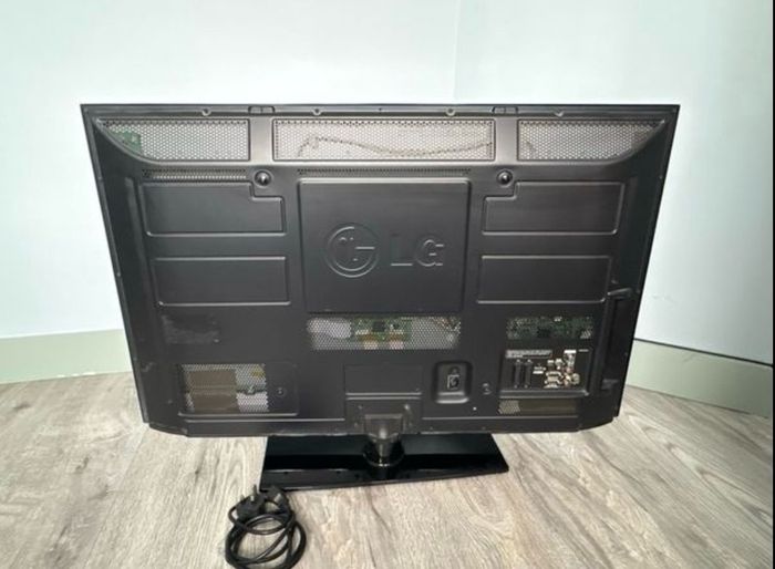 LG Flat Screen TV