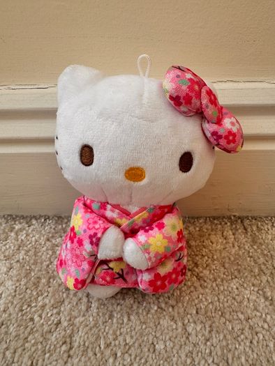 Hello Kitty Sanio Sakura Kimono  pink floral  Mini approx. 14 cm. Used please see photos