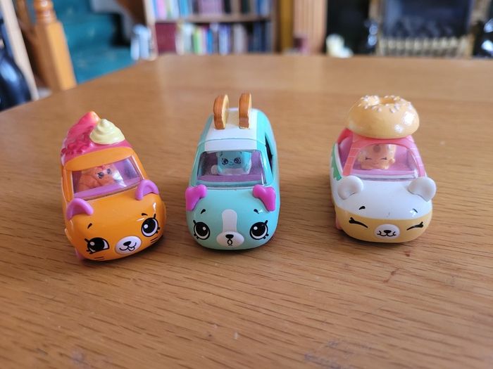 Shopkins dolls and cars