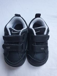 Nike junior size 4 Trainers