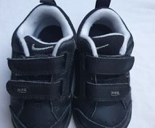 Nike junior size 4 Trainers
