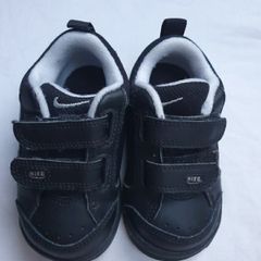 Nike junior size 4 Trainers