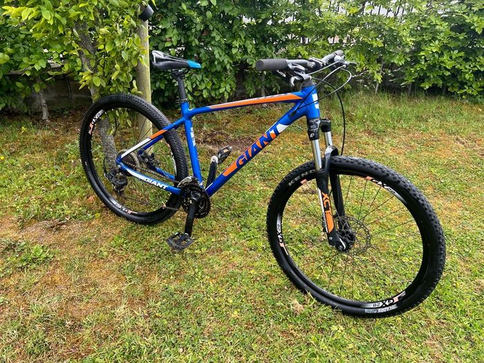 Giant Atx Mountain Bike ( Fully-serviced )