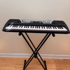 Yamaha EZ-150 keyboard
