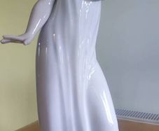 Beautiful 12" Lladro NAO Porcelain Figurine-Girl Throwing Kiss