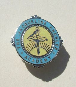 JACQUELINE KNOWLES ACADEMY (dance school) - a vintage membership badge (c.1950's). A very scarce badge.