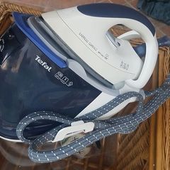 TEFAL. Steam Iron - Express Glide