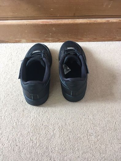 Nike trainers size UK 2.5 excellent condition