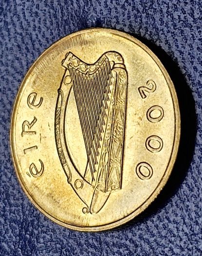 Ireland 2000 Stunning 20p Coin  Uncirculated Lustrous!