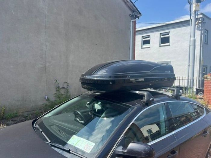 Thule Wing Bars and Modula WeGo 450L Roof Box